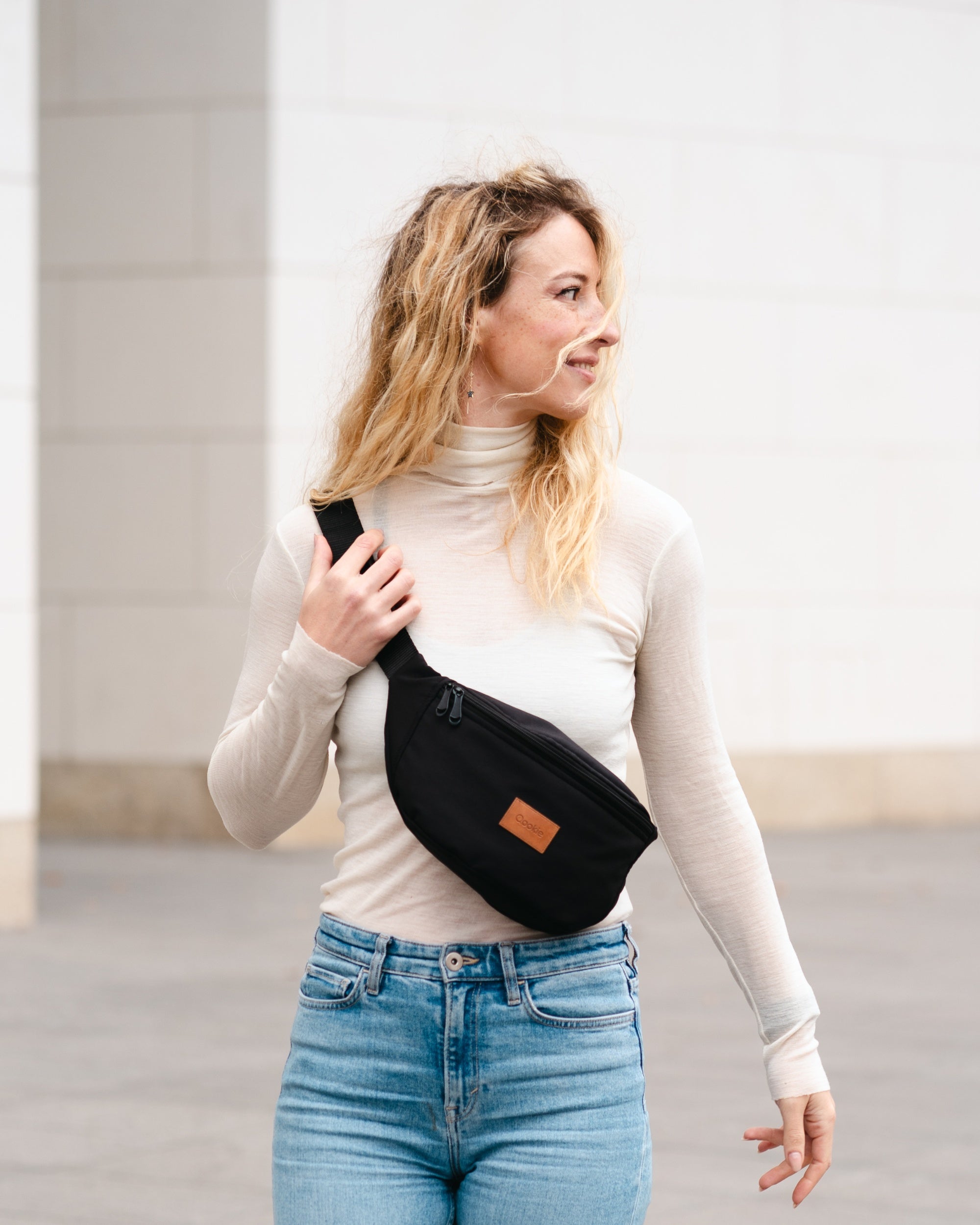 Qookie Sling Bag - Black