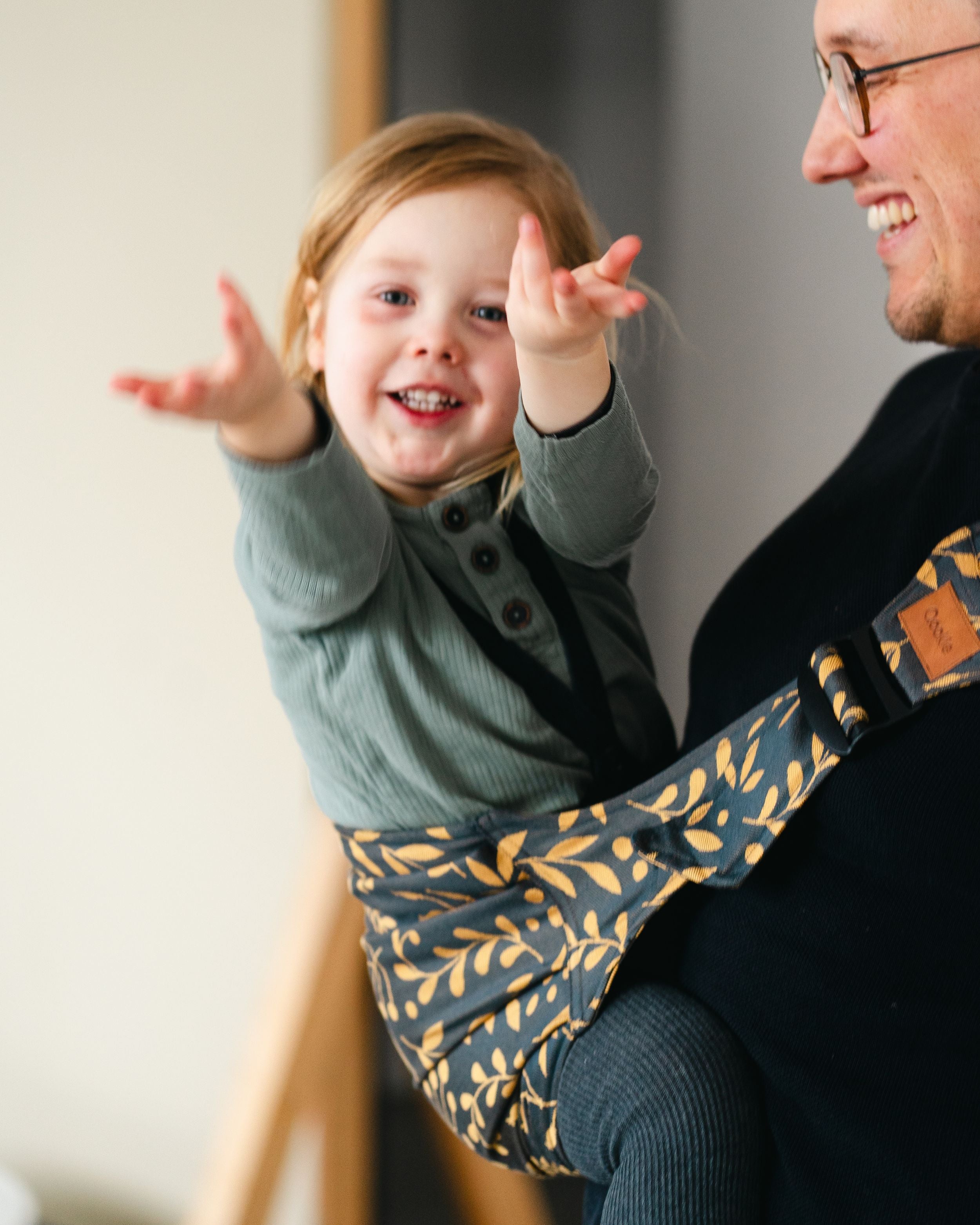 Qookie Go - Hüfttrage - Blossom Sun