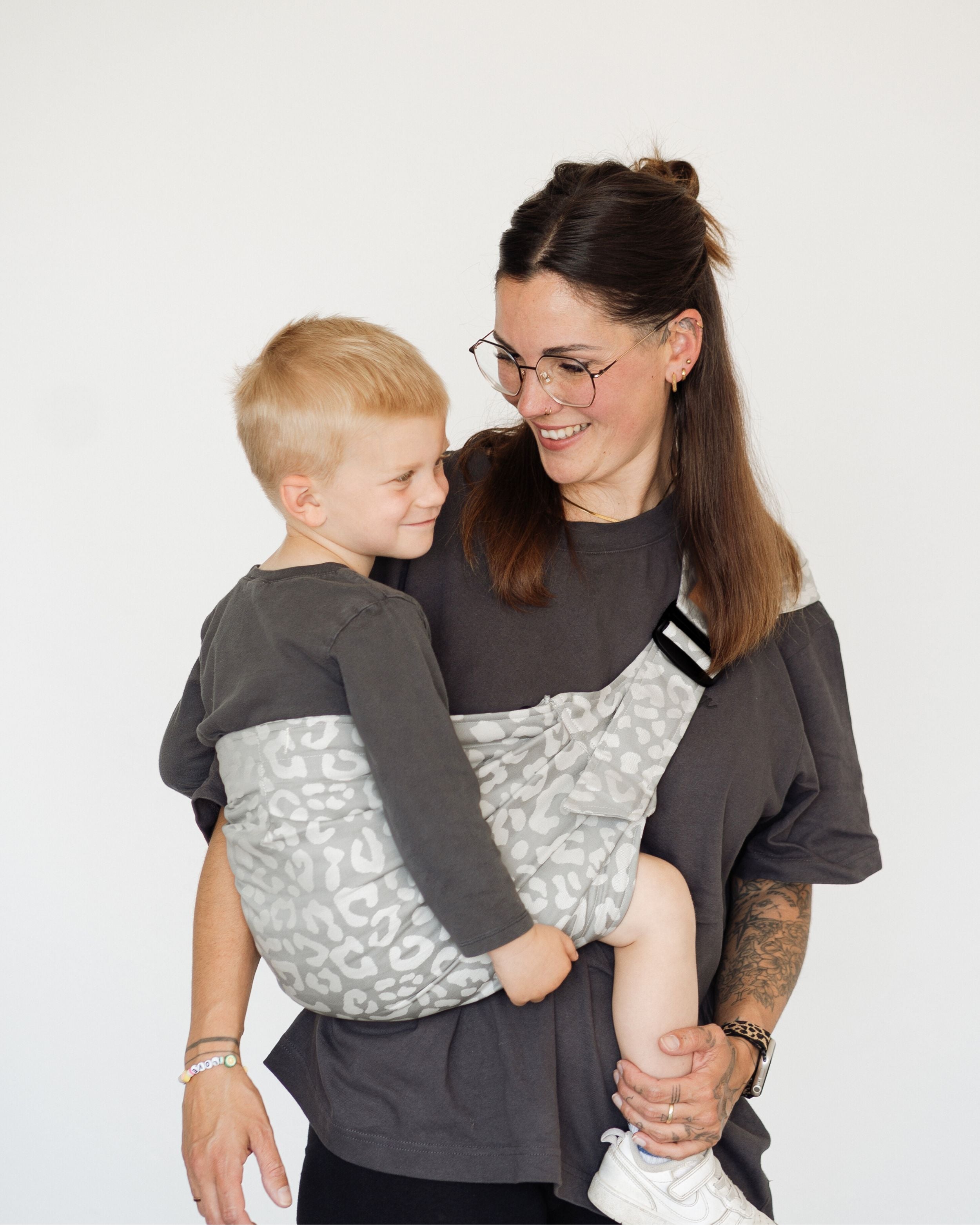 Qookie Go - Hüfttrage - Leo Grey