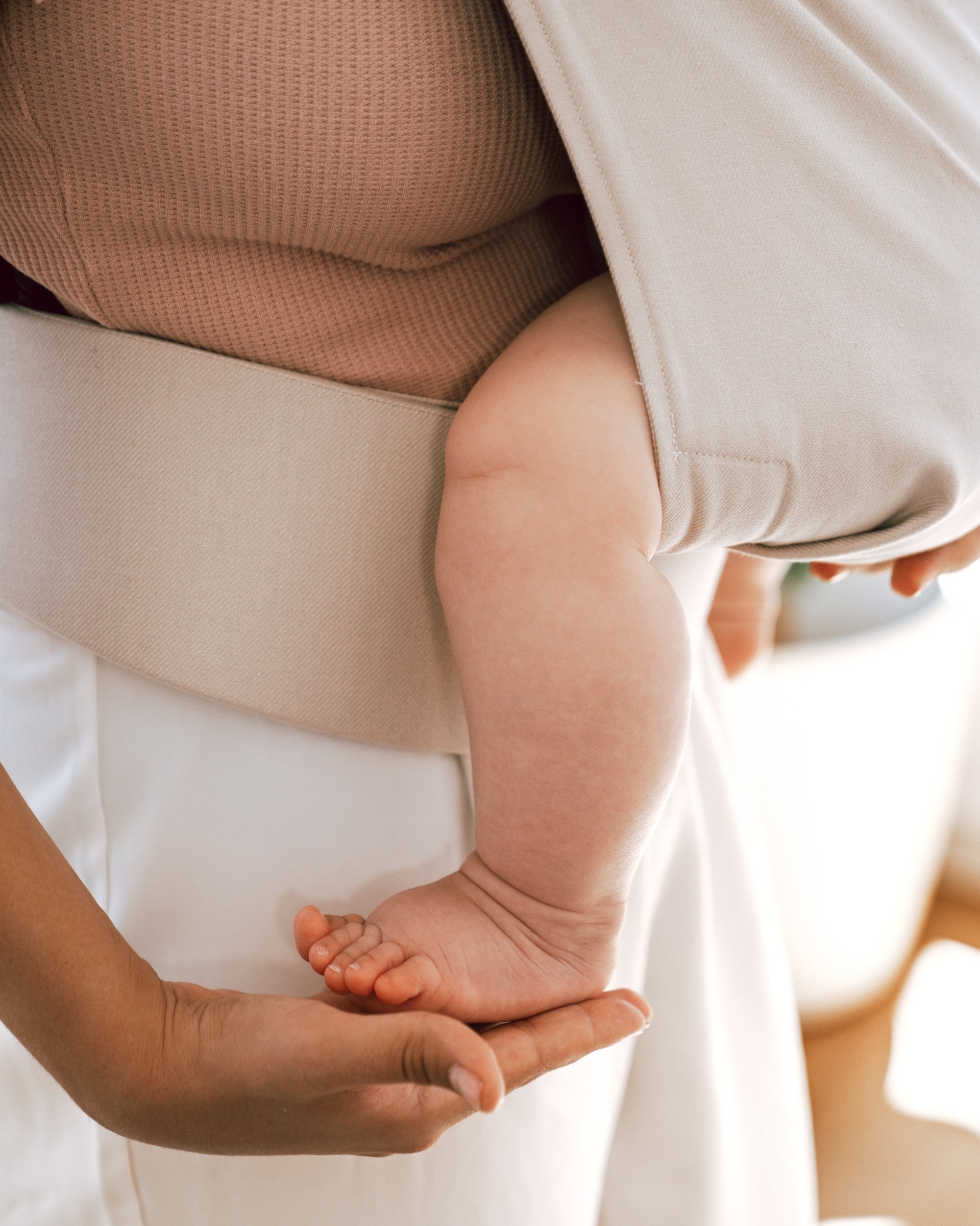 Qookie Vario - Full Buckle Babytrage - Leo Beige